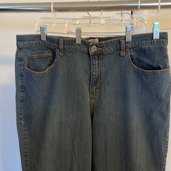 Venezia- Stretch Bootcut Medium Wash Jean. Size 20. Back pocket detail. EUC. - Picture 2 of 5